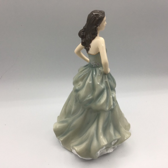Royal Doulton Happy Birthday 2013 Pretty Ladies Figurine of the year HN5587. - Picture 5 of 7